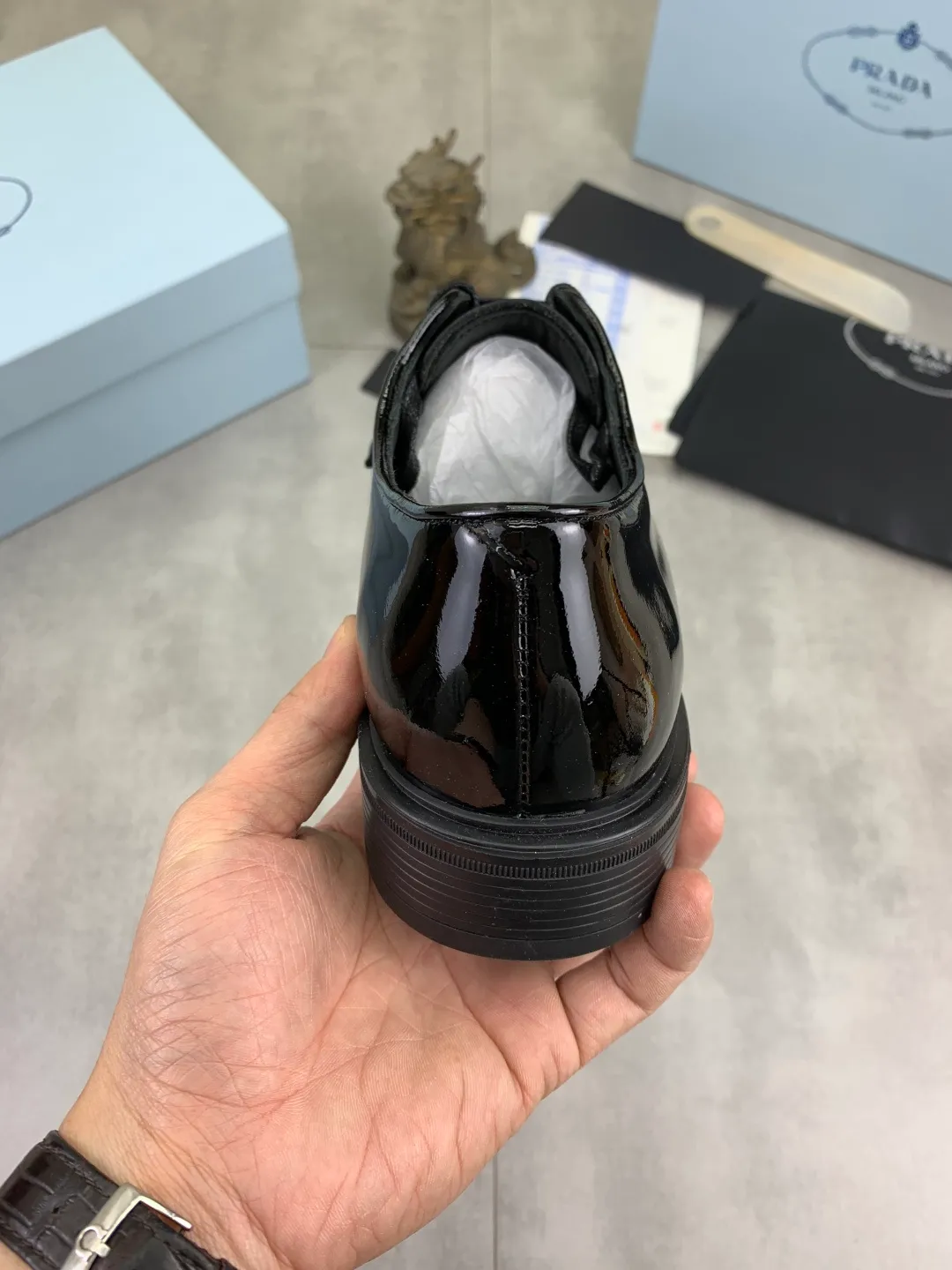Men's Men's Shoes💰P640💰[New Style] High Quality Water-dyed Niuli 🆘[PRADA] Prada's latest casual business leather shoes for men! Listed simultaneously! The fabric is made of specially imported original calfskin, and the interior is made of imported water-dyed cowhide. It is absolutely luxurious and leads the fashion trend. High-end combination rubber outsole, size: 38-44 (45 and 46 can be customized) 3️⃣ colors available